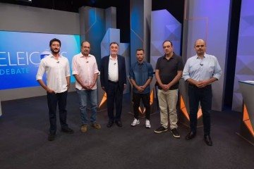 Os candidatos Gabriel Azevedo (MDB), Alexandre Kalil (PDT), Patrus Ananias (PT), Cleitinho Azevedo (Republicanos), Flávio Roscoe (PL) e Mateus Simões (PSD) no estúdio da TV Globo em Minas para participar do debate entre candidatos ao governo de Minas Gerais - (crédito: Douglas Magno/Globo) Os candidatos Gabriel Azevedo (MDB), Alexandre Kalil (PDT), Patrus Ananias (PT), Cleitinho Azevedo (Republicanos), Flávio Roscoe (PL) e Mateus Simões (PSD) no estúdio da TV Globo em Minas para participar do debate entre candidatos ao governo de Minas Gerais - (crédito: Douglas Magno/Globo)
