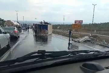 Oito veículos colidiram na altura do Colorado, na tarde desta quarta-feira (30/9) - (crédito: Material cedido ao Correio) Oito veículos colidiram na altura do Colorado, na tarde desta quarta-feira (30/9) - (crédito: Material cedido ao Correio)