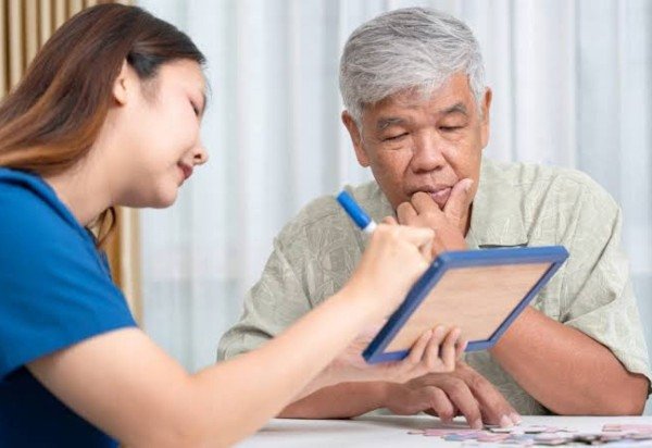 No estudo, foram aplicados testes cognitivos em pessoas  acompanhadas por 12 anos: menor desempenho, maior risco de AVC -  (crédito: PxHere/Divulgação )