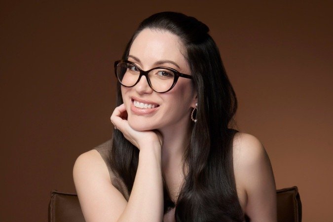 Tainah de Almeida, dermatologista
