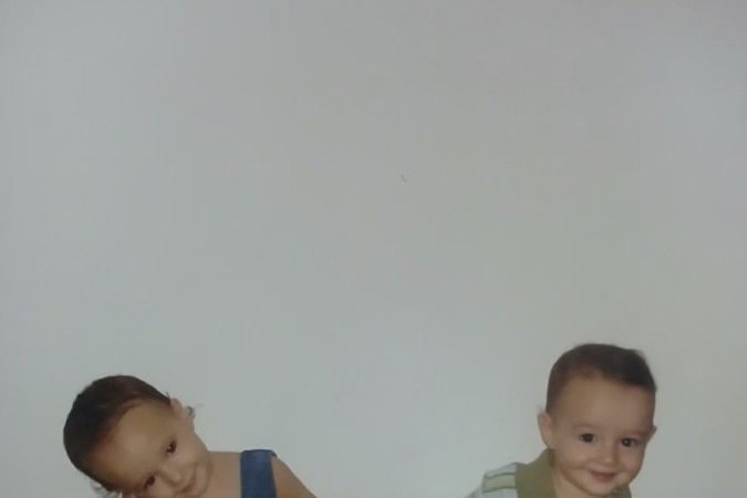 Os bebês Sara e Augusto Miranda aparentavam grandes semelhanças