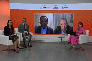 Mariana Niederauer, Carlos Alexandre e a ministra Maria Cristina Peduzzi, com os convidados do Correio Inside ao fundo: justiça e economia -  (crédito:  Marcelo Ferreira/CB/D.A Press)