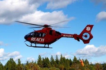 A empresa REACH Air Medical Services informou à emissora local KABC que um de seus helicópteros esteve envolvido no incidente - (crédito: Reprodução/ REACH Air Medical Services) A empresa REACH Air Medical Services informou à emissora local KABC que um de seus helicópteros esteve envolvido no incidente - (crédito: Reprodução/ REACH Air Medical Services)