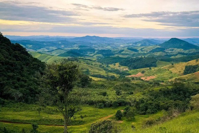 7 destinos para viajar de carro saindo de BH no feriado de 12 de outubro - (crédito: Uai Turismo) 7 destinos para viajar de carro saindo de BH no feriado de 12 de outubro - (crédito: Uai Turismo)