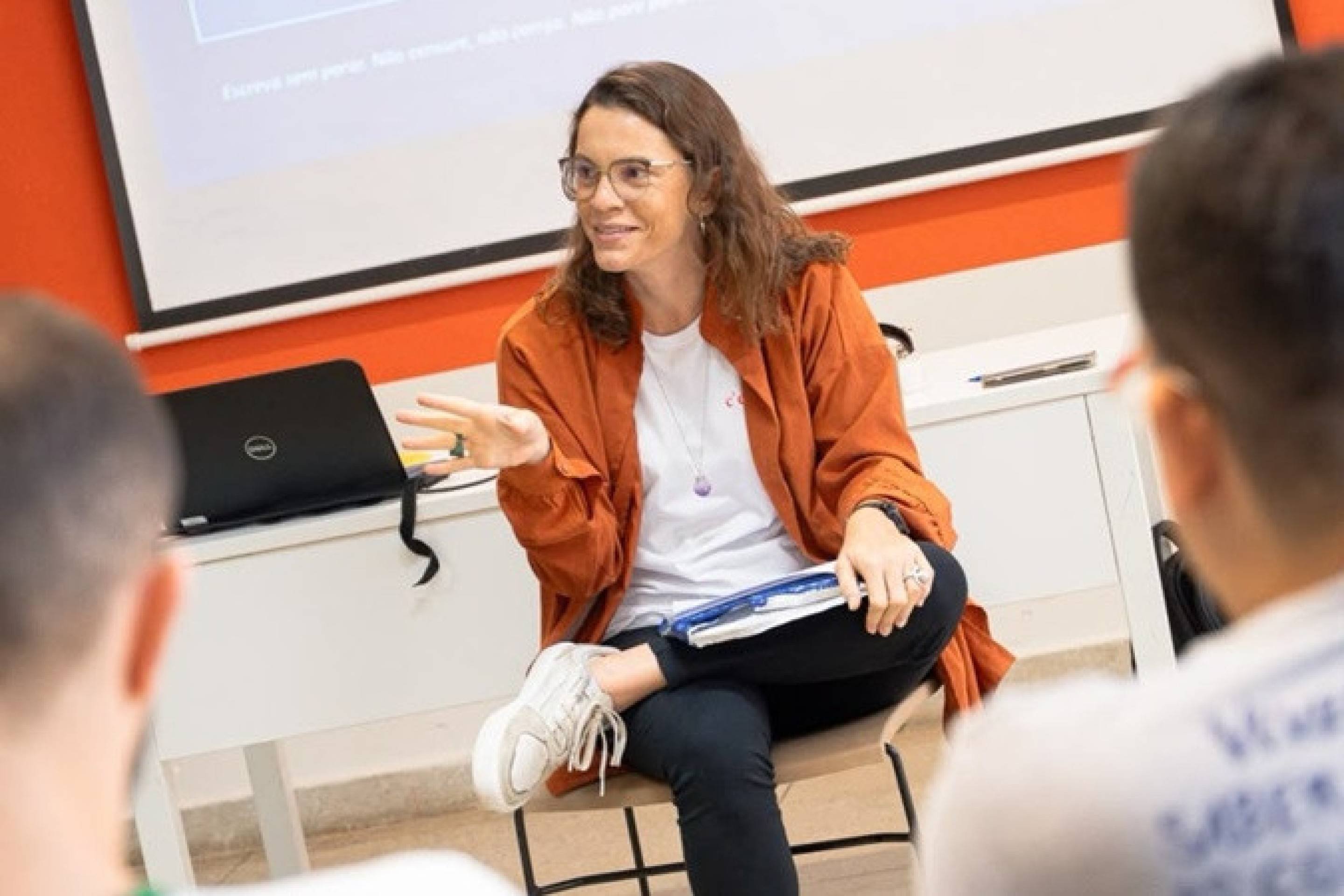 Nat&aacute;lia oferece oficinas, acompanhamentos individuais