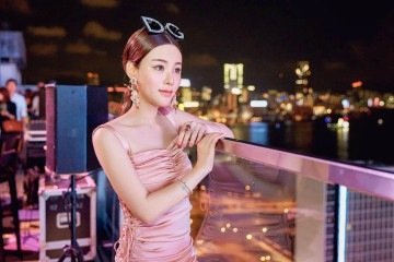 Abby Choi tinha 28 anos, acumulava 140 mil seguidores no Instagram e postou fotos da Semana de Moda de Paris dias antes de morrer -  (crédito: Reprodução/Redes sociais)