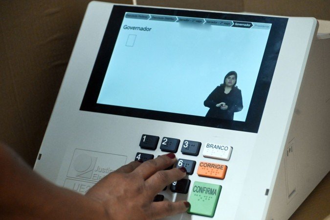A votação ocorre das 8h às 17h - (crédito: Ed Alves/CB/D.A Press) A votação ocorre das 8h às 17h - (crédito: Ed Alves/CB/D.A Press)