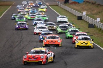 A prova deste sábado reuniu 40 carros no Autódromo Internacional Nelson Piquet e um total de 80 pilotos na inédita prova endurance - (crédito: Jose Mario Dias/Porsche Endurance) A prova deste sábado reuniu 40 carros no Autódromo Internacional Nelson Piquet e um total de 80 pilotos na inédita prova endurance - (crédito: Jose Mario Dias/Porsche Endurance)