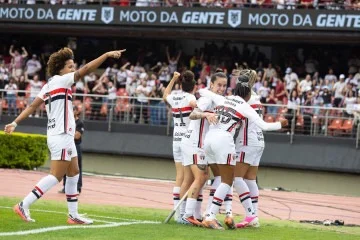 O São Paulo estabeleceu recorde de público do futebol da América do Sul ao arrastar 49.405 pessoas ao estádio na tarde deste sábado - (crédito: Marina Bonfim/Estadão Conteúdo) O São Paulo estabeleceu recorde de público do futebol da América do Sul ao arrastar 49.405 pessoas ao estádio na tarde deste sábado - (crédito: Marina Bonfim/Estadão Conteúdo)