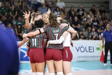 As guerreiras do Fluminense comemoram a vitória: decisão do título será neste sábado no Ginásio da Federação de Vôlei do DF - (crédito: Davidson Courlan/Fluminense FC) As guerreiras do Fluminense comemoram a vitória: decisão do título será neste sábado no Ginásio da Federação de Vôlei do DF - (crédito: Davidson Courlan/Fluminense FC)