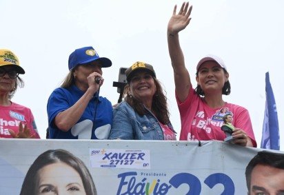 Bia Kicis (PL) participa de "Motociata da Liberdade", ao lado de Celina Le&atilde;o (PP), &agrave; esquerda, e Michelle Bolsonaro (PL), &agrave; direita -  (crédito: Ed Alves/CB/DA.Press) -Bia Kicis (PL) participa de "Motociata da Liberdade", ao lado de Celina Le&atilde;o (PP), &agrave; esquerda, e Michelle Bolsonaro (PL), &agrave; direita -  (crédito: Ed Alves/CB/DA.Press)
