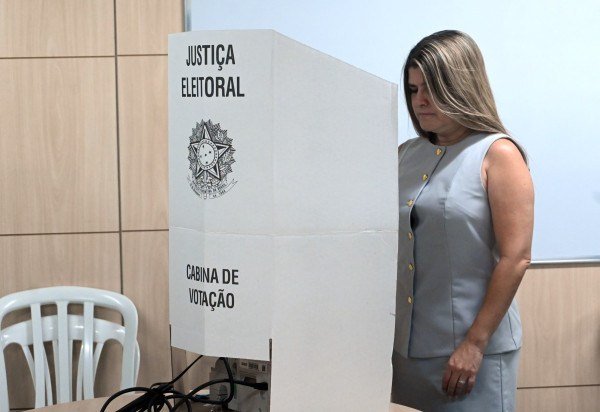 Urna e Cabine de Vota&ccedil;&atilde;o -  (crédito:  Ed Alves/CB/D.A Press)