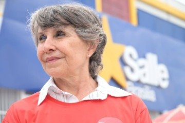 Erika Kokay, candidata ao Senado pelo Partido dos Trabalhadores (PT), vota no Colégio La Salle, na Asa Sul
- (crédito: Carlos Vieira/CB/DA Press) Erika Kokay, candidata ao Senado pelo Partido dos Trabalhadores (PT), vota no Colégio La Salle, na Asa Sul
- (crédito: Carlos Vieira/CB/DA Press)
