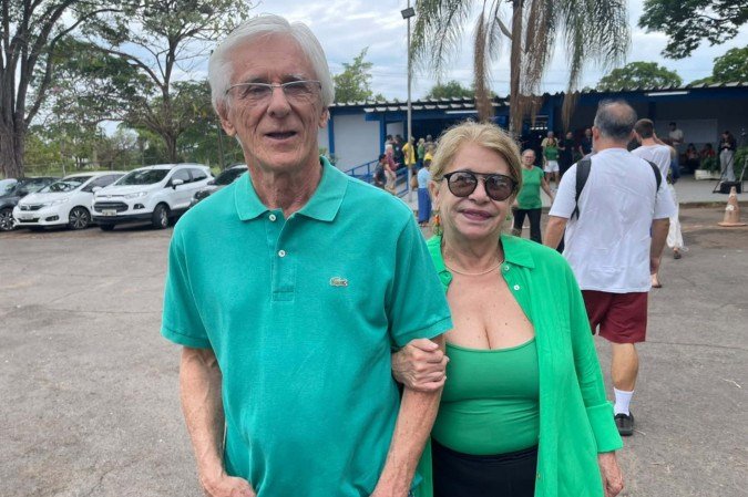 Aos 76 anos, Raimundo Nonato votou acompanhado da esposa no Lago Norte e destacou que o voto é essencial para garantir a liberdade
