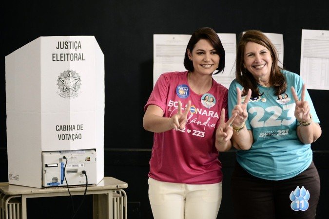 Bia Kicis acompanhou Michelle Bolsonaro pela manhã, durante votação no Lago Sul - (crédito: Minervino Júnior/CB) Bia Kicis acompanhou Michelle Bolsonaro pela manhã, durante votação no Lago Sul - (crédito: Minervino Júnior/CB)