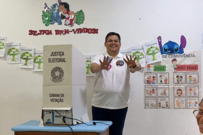 Presidente do Congresso Nacional vota em Macapá na tarde deste domingo - (crédito: Divulgação) Presidente do Congresso Nacional vota em Macapá na tarde deste domingo - (crédito: Divulgação)