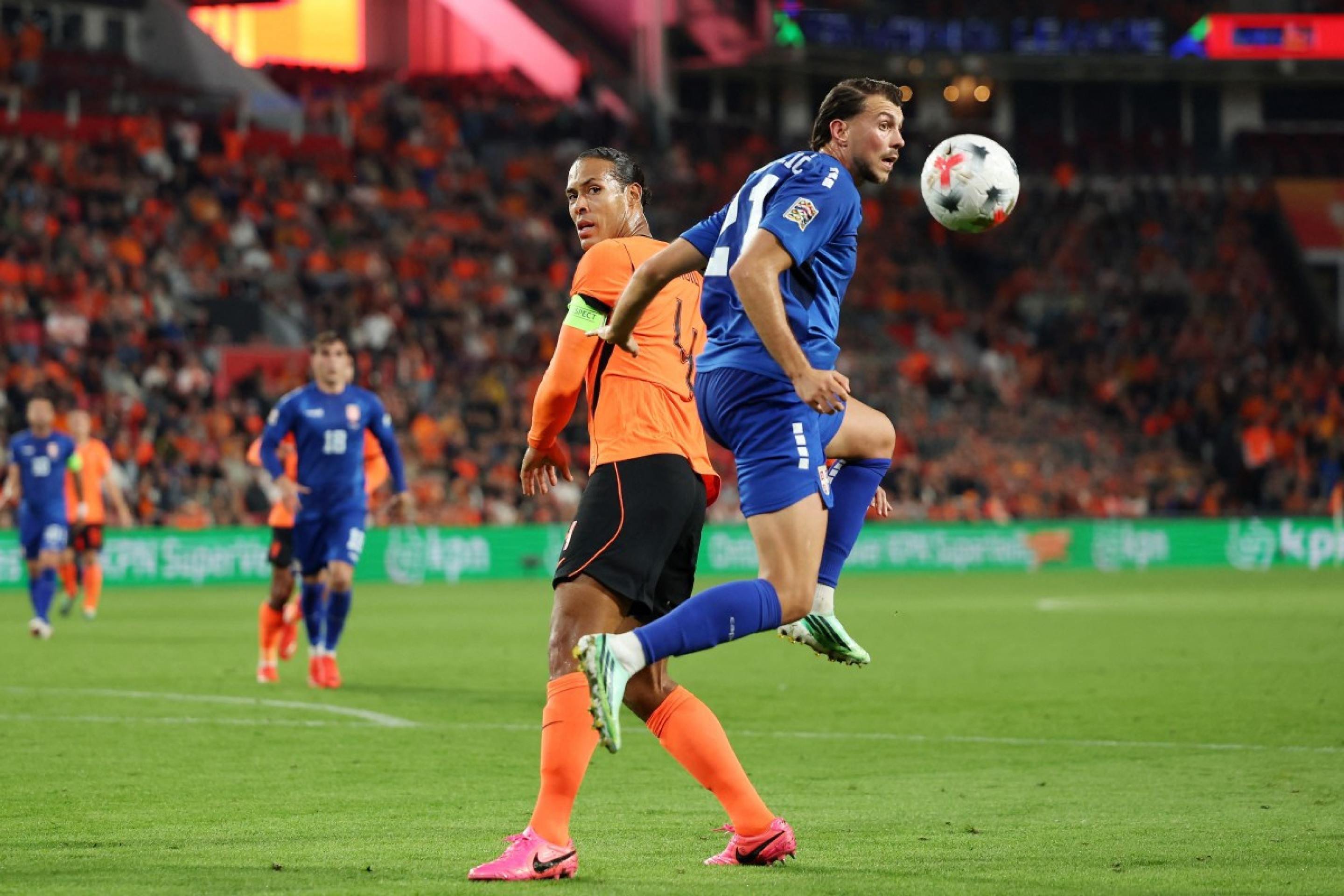 Holanda derrota a Sérvia e lidera Grupo B da Liga das Nações