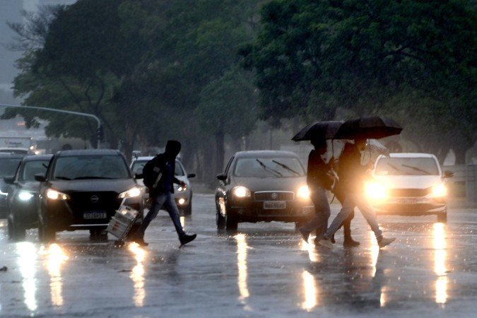 Segunda-feira de muita chuva na região Central de Brasília - (crédito: Ed Alves/CB/D.A Press) Segunda-feira de muita chuva na região Central de Brasília - (crédito: Ed Alves/CB/D.A Press)