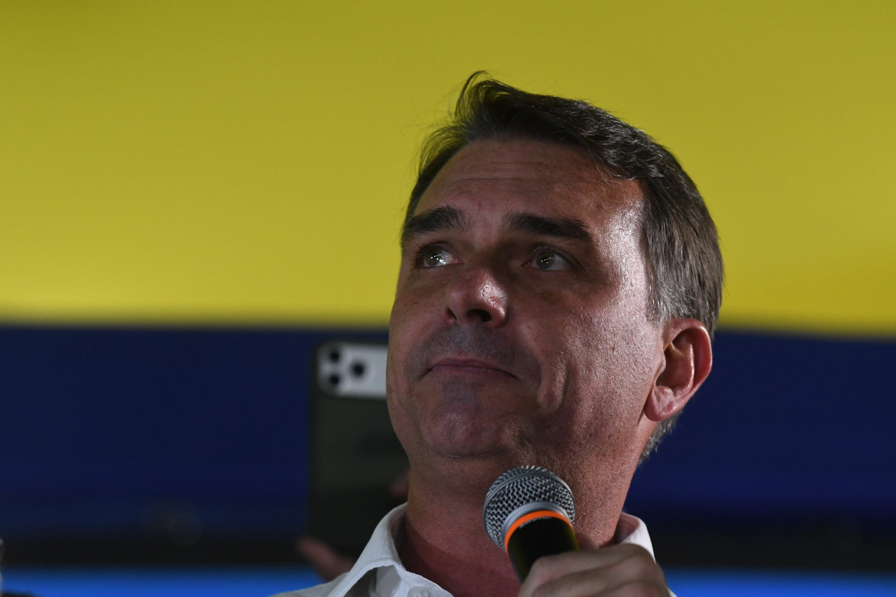 Campanha de Flávio encaminhará ao TSE novo relatório técnico sobre o canal pró-Lula no WhatsApp