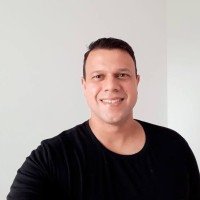 Farinaldo Queiroz, pesquisador do Instituto Internacional de F&iacute;sica da Universidade Federal do Rio Grande do Norte e apoiado pelo Serrapilheira, atua na &aacute;rea de f&iacute;sica de altas energias 