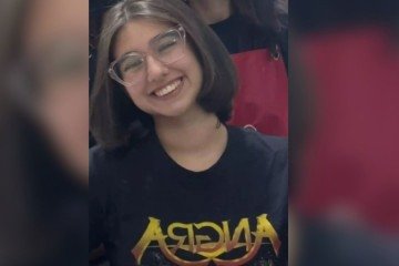 Cofundador do Angra critica deputada após foto com camiseta da banda -  (crédito: Reprodução/Redes sociais )