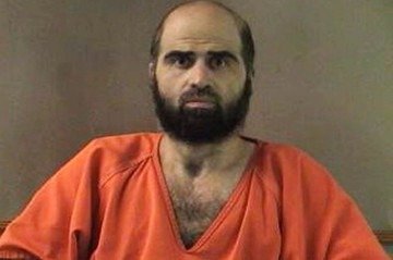 O ex-psiquiatra do Exército americano Nidal Hasan foi condenado pelo assassinato de 13 pessoas em uma base militar no Texas em 2009 -  (crédito: Reprodução/U.S. Department of War)
