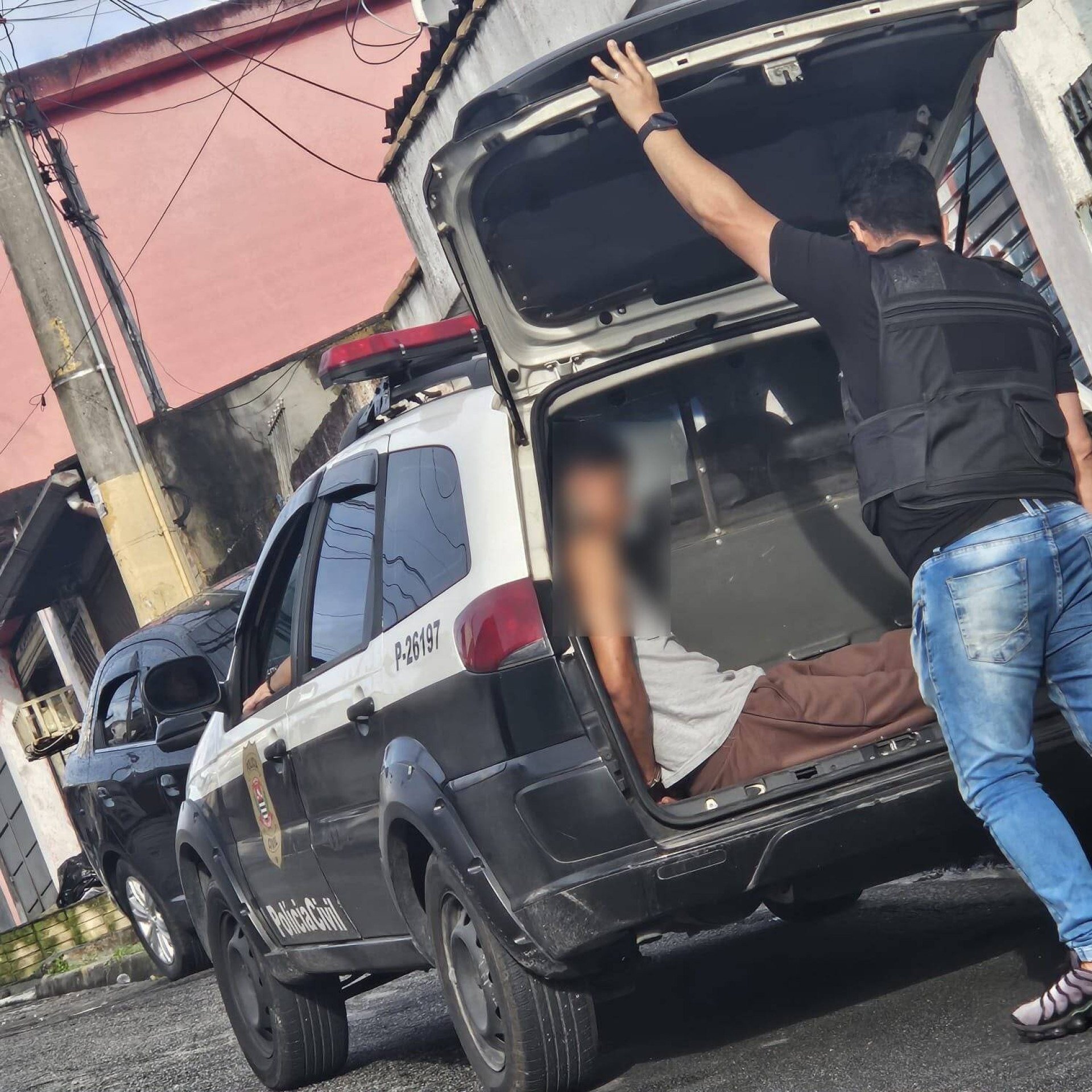 Golpistas do falso trabalho espiritual extorquiram R$ 98 mil de moradora do DF