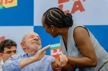 Lula recebe deputada Ana Elisa, segunda mais votada de Minas Gerais - (crédito: Ricardo Stuckert/PT) Lula recebe deputada Ana Elisa, segunda mais votada de Minas Gerais - (crédito: Ricardo Stuckert/PT)