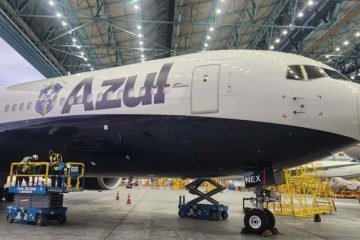 Cade aprova aquisição de participação da American Airlines na Azul, mas impõe condições para evitar danos à concorrência no mercado aéreo - (crédito: Divulgação/Azul) Cade aprova aquisição de participação da American Airlines na Azul, mas impõe condições para evitar danos à concorrência no mercado aéreo - (crédito: Divulgação/Azul)
