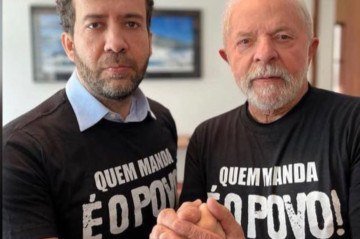 Nesta quarta-feira (7/10), o grupo, batizado de 'Exército do Lula', registrava 2.050.942 inscritos -  (crédito: Reprodução/WhatsApp)