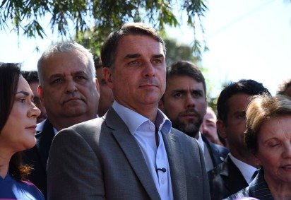  07/10/2026 Crédito: Marcelo Ferreira/CB/D.A Press. Brasil. Brasília - DF -   Governadora Celina Leão candidata ao GDF com o sendador Flávio Bolsonaro candidato a presidência da república durante coletiva após reunião para formalizar o apoio politico dos partidos União Brasil e Progressistas. -  (crédito:  Marcelo Ferreira/CB/D.A Press)