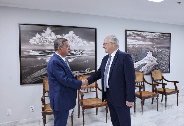 Marinho e Fachin reuniram-se terça-feira, mas encontro entre eles estava marcado antes do 1º turno da eleição  