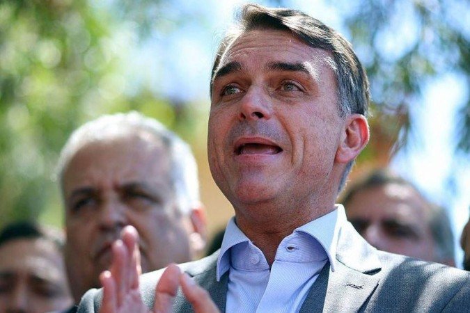 O que Flávio Bolsonaro quer mudar na Constituição, caso seja eleito com Congresso mais poderoso e conservador? - (crédito: Evaristo SA / AFP via Getty Images) O que Flávio Bolsonaro quer mudar na Constituição, caso seja eleito com Congresso mais poderoso e conservador? - (crédito: Evaristo SA / AFP via Getty Images)