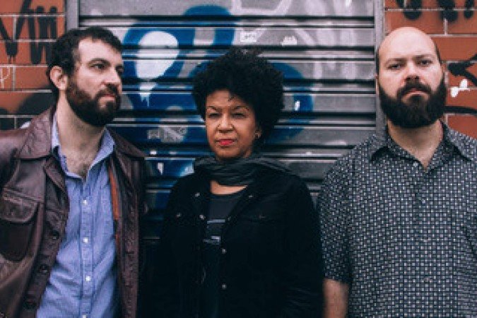 Trio Metá Metá traz sua brasilidade para o jazz