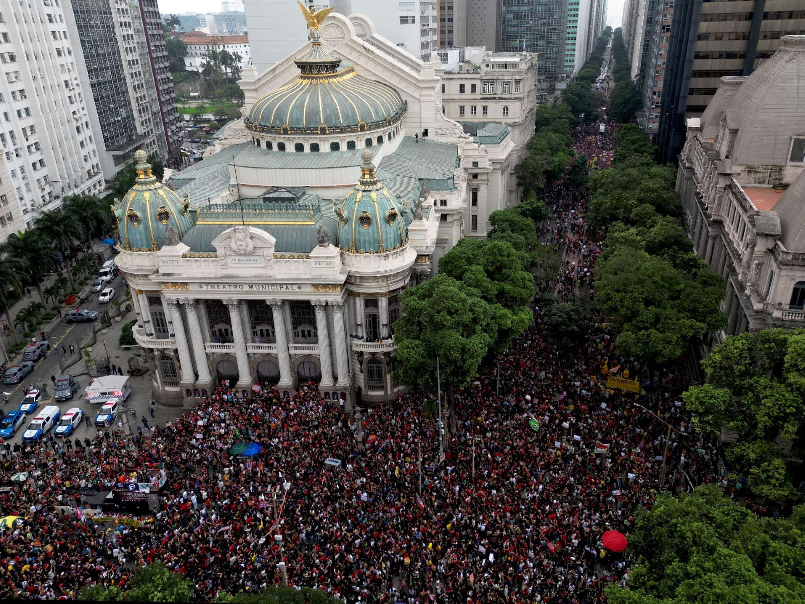 Manifesta&ccedil;&atilde;o a favor de Lula no Rio de Janeiro nesta quarta-feira (7/10)