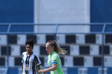Manu Balbinot, sofreu a dor do rebaixamento em 2021, mas agora celebra o acesso à elite nacional com o Minas Brasília  -  (crédito: Patricy Albuquerque )