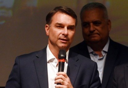  08/10/2026. Ed Alves/CB/D.A Press. Politica. Canditado Flavio Bolsonaro com Governadores Eleitos e Senadores.  -  (crédito:  Ed Alves/CB/D.A Press) - 08/10/2026. Ed Alves/CB/D.A Press. Politica. Canditado Flavio Bolsonaro com Governadores Eleitos e Senadores.  -  (crédito:  Ed Alves/CB/D.A Press)