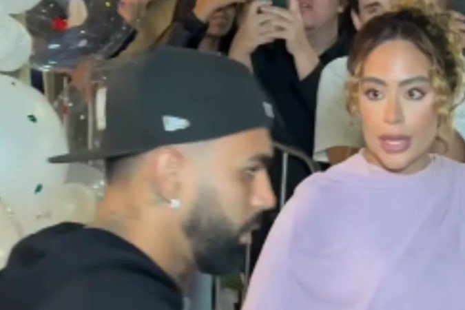 Gabigol é flagrado levando sermão de irmã de Neymar em evento; veja - (crédito: Reprodução/Instagram) Gabigol é flagrado levando sermão de irmã de Neymar em evento; veja - (crédito: Reprodução/Instagram)