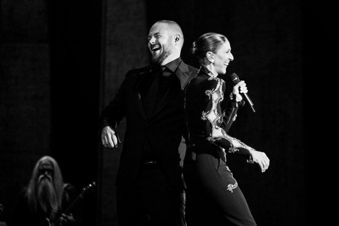 Céline Dion durante show em Paris na quarta-feira (7/10) - (crédito: Reprodução/Instagram) Céline Dion durante show em Paris na quarta-feira (7/10) - (crédito: Reprodução/Instagram)
