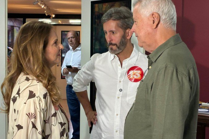 Leany Lemos (PDT) durante evento de apoio à campanha de Leandro Grass (PT), promovido pelo PSB - (crédito: Beatriz Mascarenhas/CB/D.A.Press) Leany Lemos (PDT) durante evento de apoio à campanha de Leandro Grass (PT), promovido pelo PSB - (crédito: Beatriz Mascarenhas/CB/D.A.Press)
