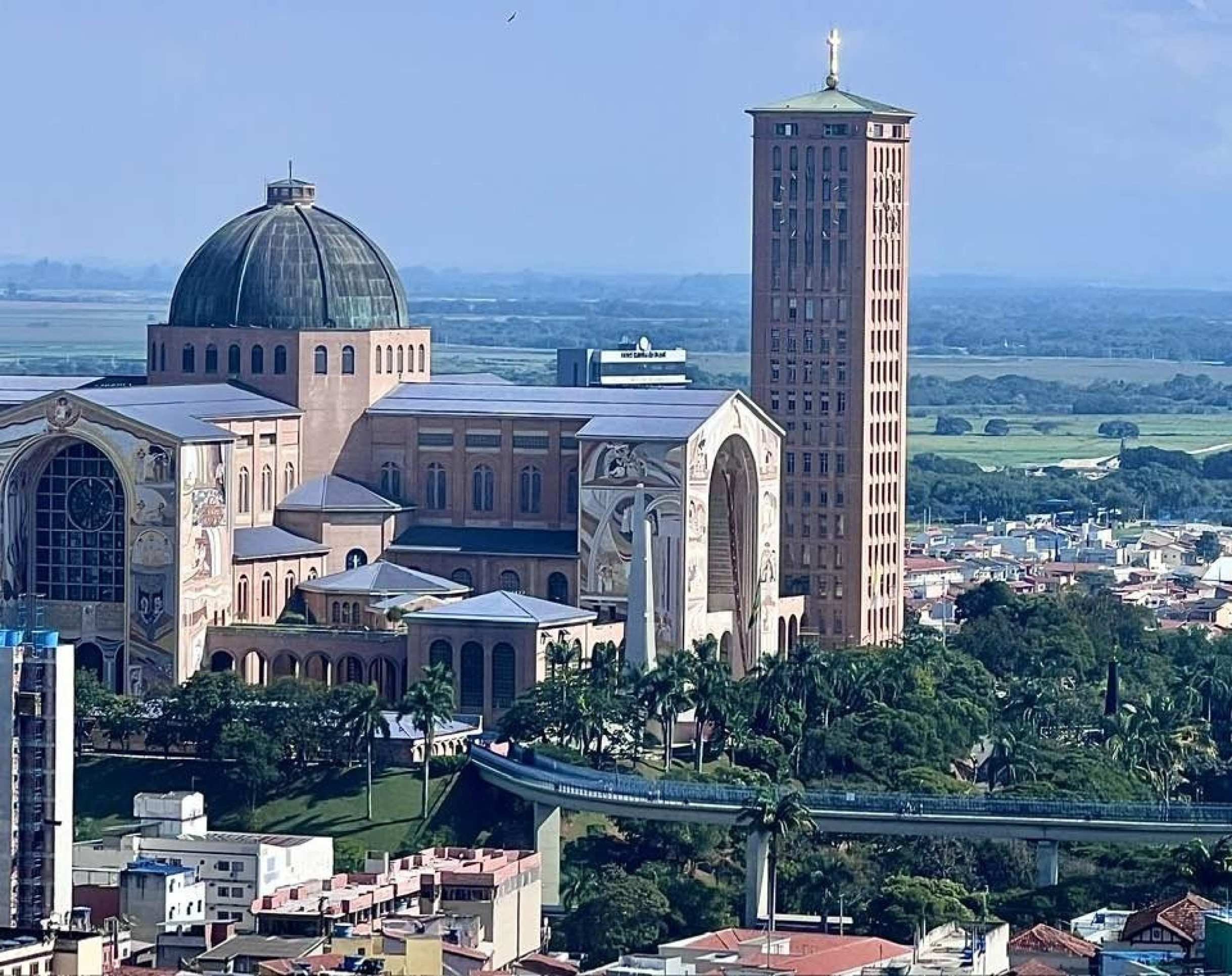 O Brasil vai a Aparecida: os números por trás do maior destino de turismo religioso do país