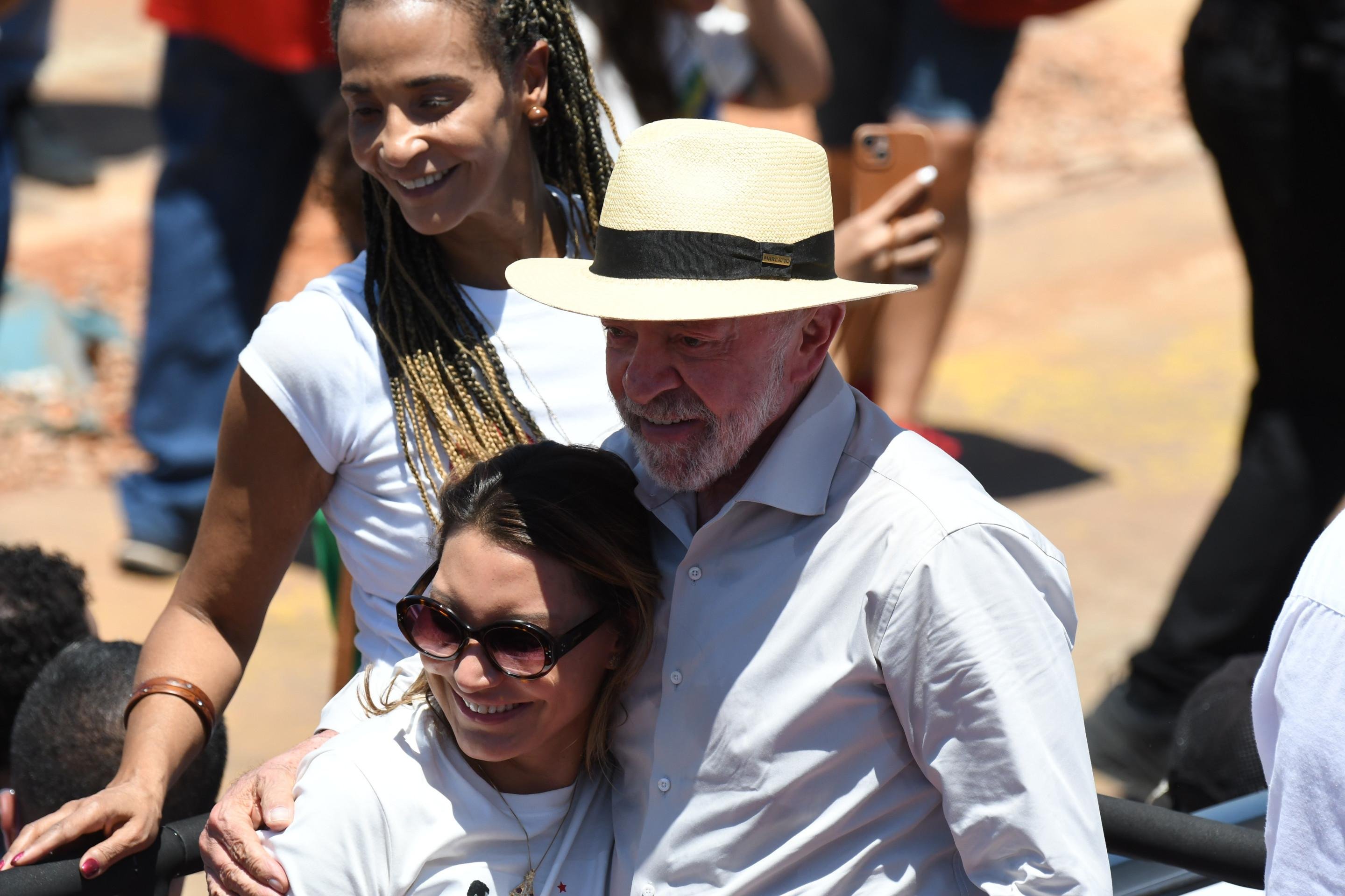Lula e Leandro Grass participam de ato em Ceil&acirc;ndia