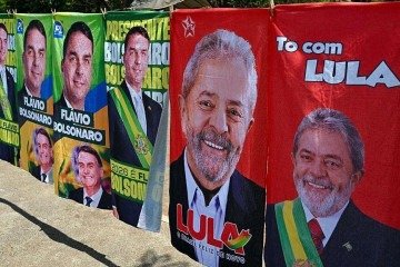 O que diziam as pesquisas para presidente logo após o 1º turno em 2018 e 2022 — e o que mostram agora -  (crédito: BBC Geral)
