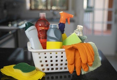 Produtos como cosméticos, tintas e material de limpeza também contribuem para poluição do ar -  (crédito: Magnific) -Produtos como cosméticos, tintas e material de limpeza também contribuem para poluição do ar -  (crédito: Magnific)
