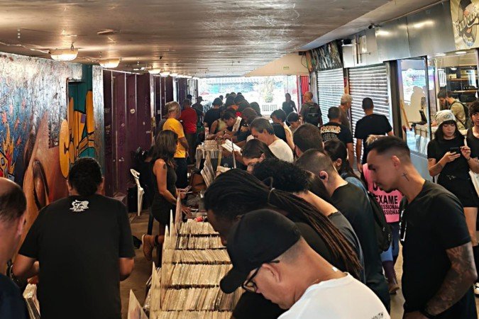 Feira de Vinil reúne amantes dos discos - (crédito: Carlos Monteiro/Divulgação) Feira de Vinil reúne amantes dos discos - (crédito: Carlos Monteiro/Divulgação)