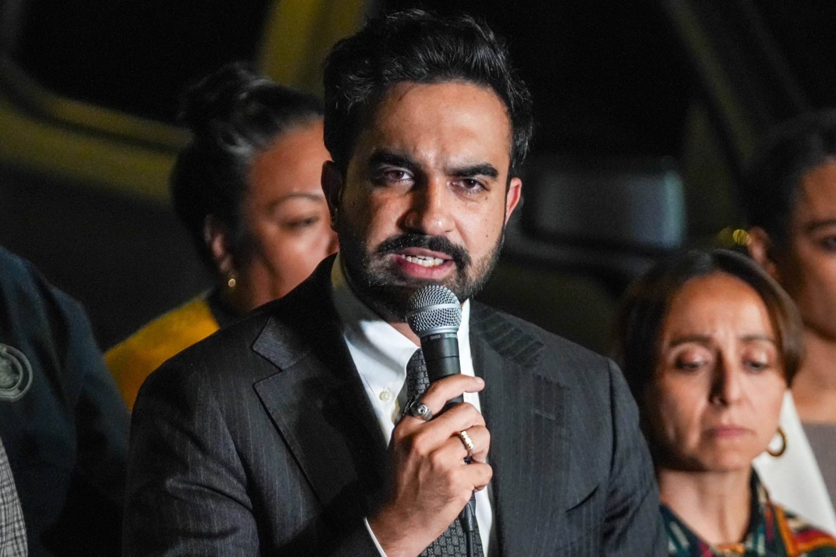 Prefeito de NY, Zohran Mamdani expressou indigna&ccedil;&atilde;o com os disparos na presen&ccedil;a da crian&ccedil;a