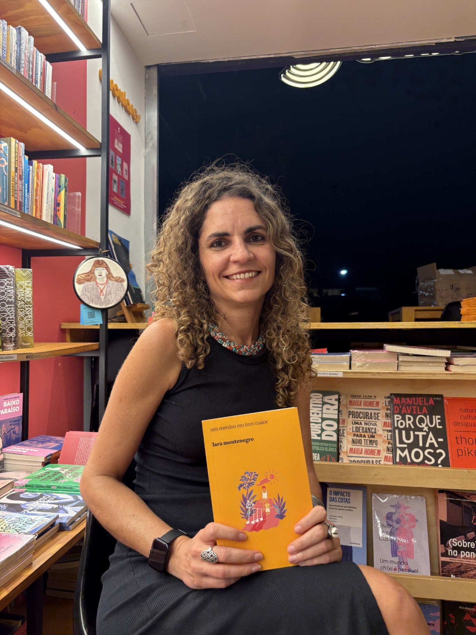 Lara Montenegro lan&ccedil;a o livro 'Um menino em tom maior'