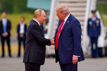 O presidente da Ucrânia, Volodymyr Zelensky, disse que a Rússia retribuiria o diesel com 'mais terror'. - (crédito: Getty Images) O presidente da Ucrânia, Volodymyr Zelensky, disse que a Rússia retribuiria o diesel com 'mais terror'. - (crédito: Getty Images)