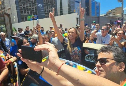 Celina refor&ccedil;ou a import&acirc;ncia de orientar os eleitores a conferir os n&uacute;meros dos candidatos na urna eletr&ocirc;nica -  (crédito: Laezia Bezerra) -Celina refor&ccedil;ou a import&acirc;ncia de orientar os eleitores a conferir os n&uacute;meros dos candidatos na urna eletr&ocirc;nica -  (crédito: Laezia Bezerra)