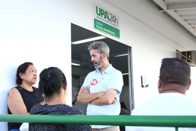 Leandro Grass visitou UPA do Recanto das Emas e prometeu reforço na saúde - (crédito: Vinicius Loures/Divulgação) Leandro Grass visitou UPA do Recanto das Emas e prometeu reforço na saúde - (crédito: Vinicius Loures/Divulgação)